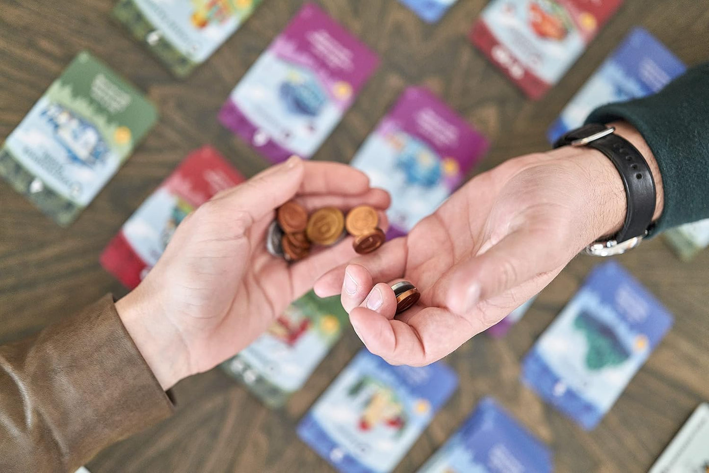 Machi Koro快節奏骰子滾動策略遊戲，適合8歲以上兒童和成人，2-4名玩家，30分鐘遊戲時間